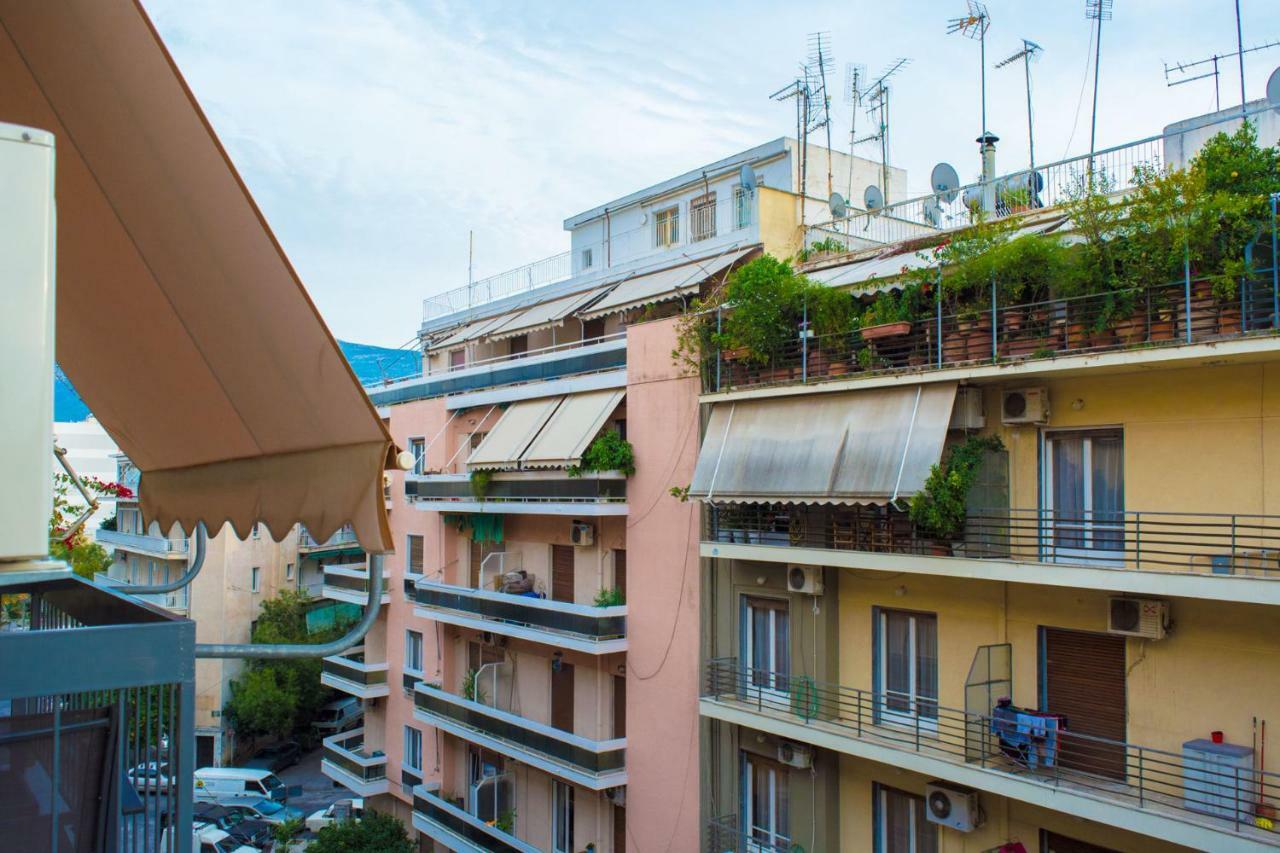 "Casa De Colores", Next To The Metro Афины Экстерьер фото