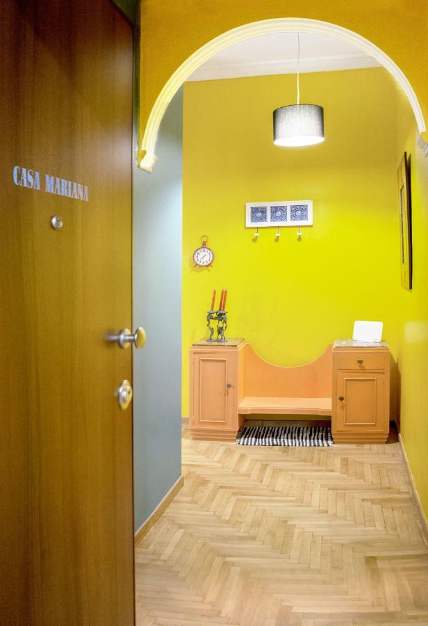 "Casa De Colores", Next To The Metro Афины Экстерьер фото