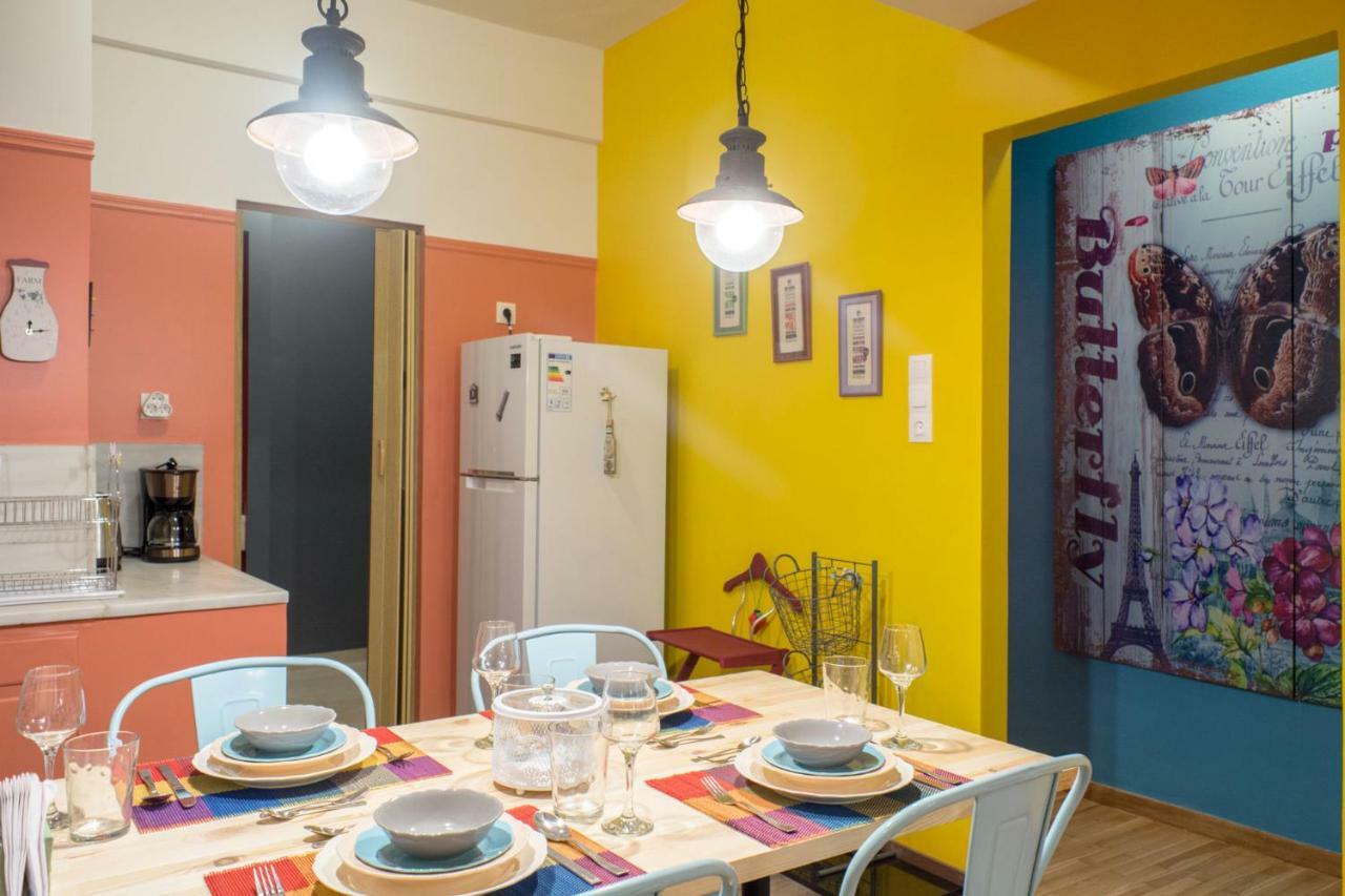 "Casa De Colores", Next To The Metro Афины Экстерьер фото